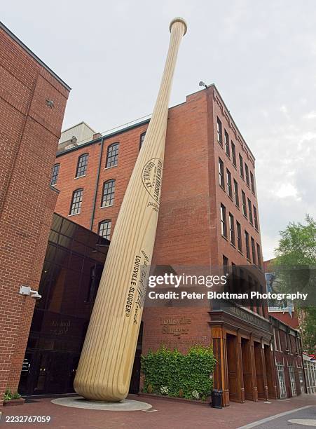 hillerich and bradsby the louisville slugger museum in downtown louisville kentucky - louisville kentucky stock pictures, royalty-free photos & images