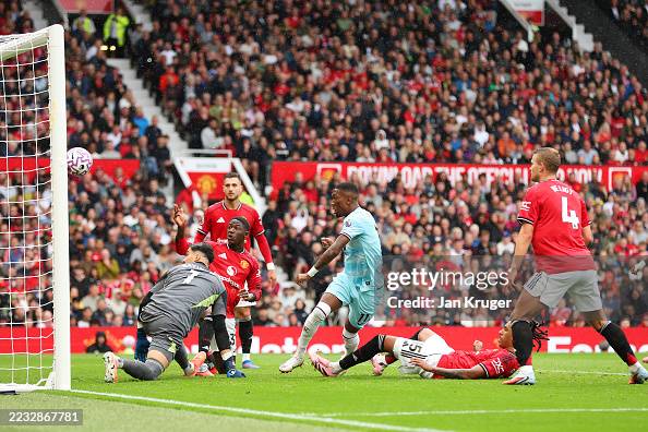 Manchester United v Burnley - Premier League Manchester United v Burnley - Premier League