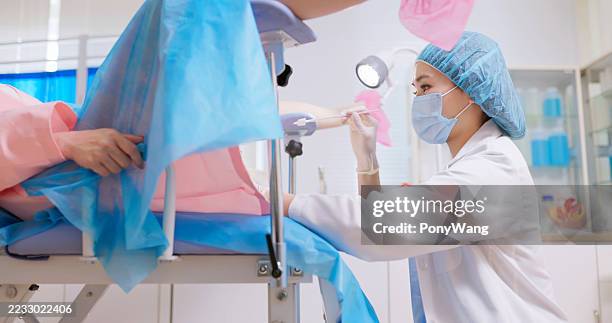 pap smear test - colposcopy stock pictures, royalty-free photos & images
