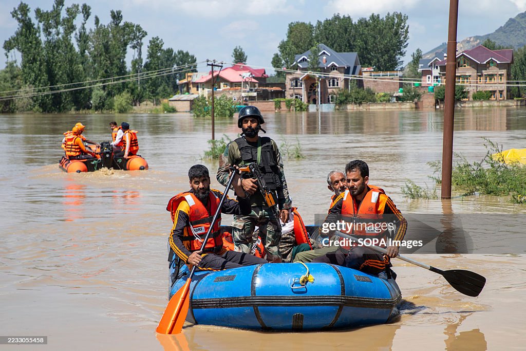 Sdrf The State Disaster Response Force team along with Indian army carries ...