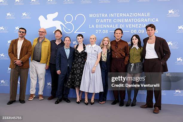 Christopher Abbott, David Cale, Scott Handy, Tim Blake Nelson, Thomasin McKenzie, Mona Fastvold, Amanda Seyfried, Lewis Pullman, Viola Prettejohn and...