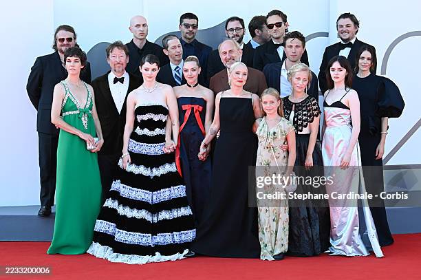 Brady Corbet, Celia Rowlson-Hall, Scott Handy, Daniel Blumberg, Thomasin McKenzie, Tim Blake Nelson, Amanda Seyfried, David Cale, Andrew Morrison,...