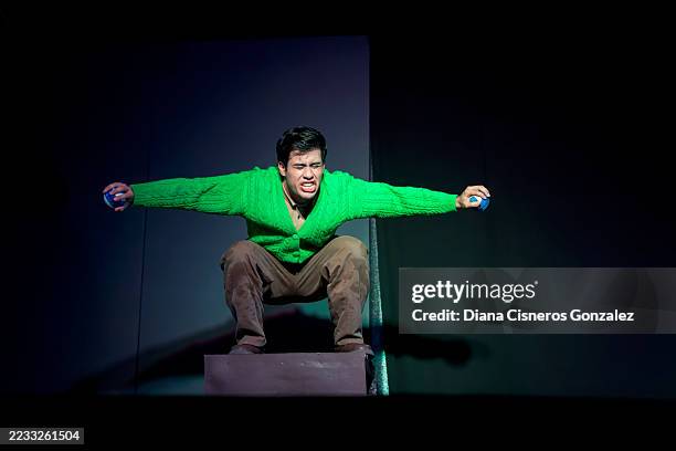 young actor expressing himself in the play - acteren stockfoto's en -beelden