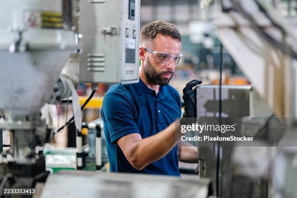 Plastic Injection Machine Panel 180 Plastic Injection Machine Stock Photos, High-Res Pictures, and ...