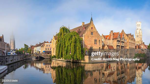 rozenhoedkaai or rosary quay in bruge - bruges stock pictures, royalty-free photos & images
