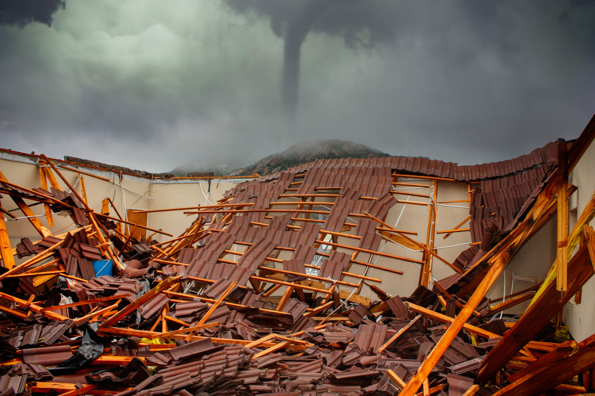 tornado aftermath