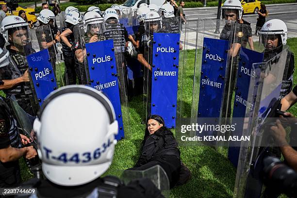 Chp Riot Unit 3,149 Chp Officers Photos & High Res Pictures - Getty Images