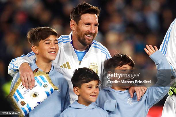 Messi Kind 5,872 Age Lionel Messi Stock Photos, High-Res Pictures, and Images ...
