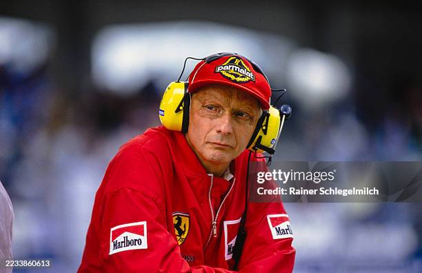 Niki Lauda stands on pit wall during the San Marino Grand Prix at Autodromo Enzo e Dino Ferrari, Imola, Italy, 29th April-1st May 1994.