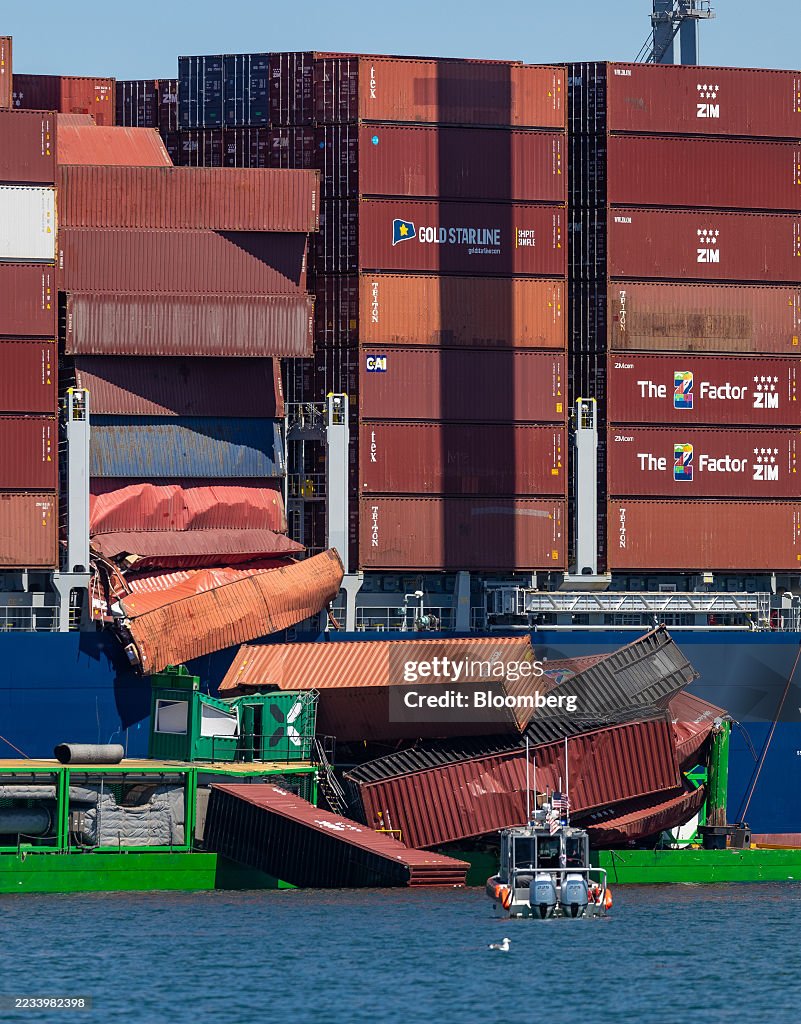 Container Dropped Fallen shipping containers in the water near the Mississippi... News ...