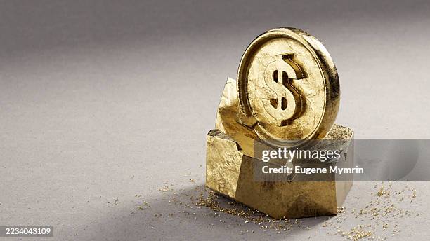 golden dollar coin – symbol of wealth and investment - welvaart stockfoto's en -beelden