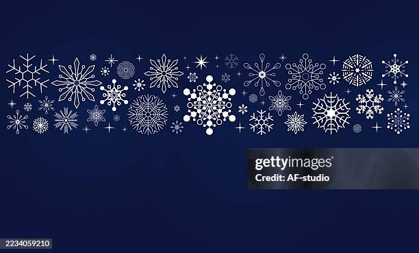 illustrations, cliparts, dessins animés et icônes de carte de voeux de noël élégante avec des flocons de neige - cristaux