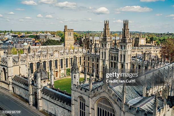 historic gothic campus at oxford university, oxford, oxfordshire, united kingdom - oxford university stockfoto's en -beelden