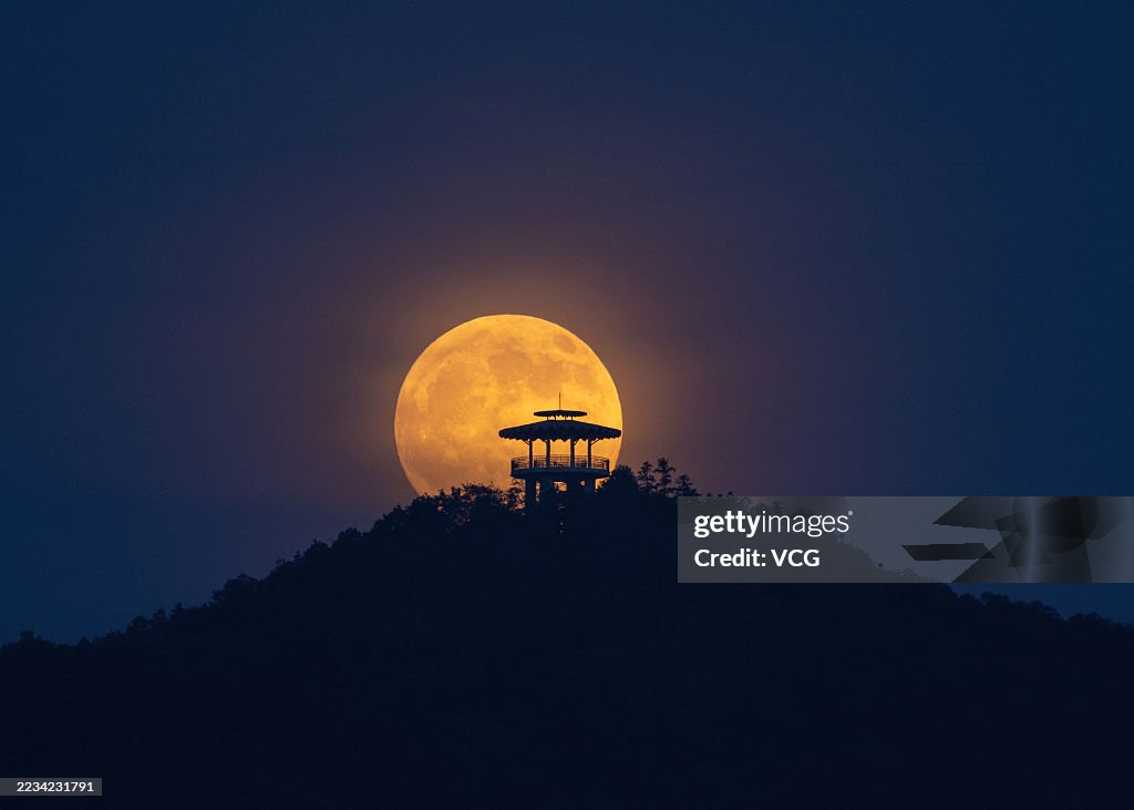 Blood Moon Observed Across China