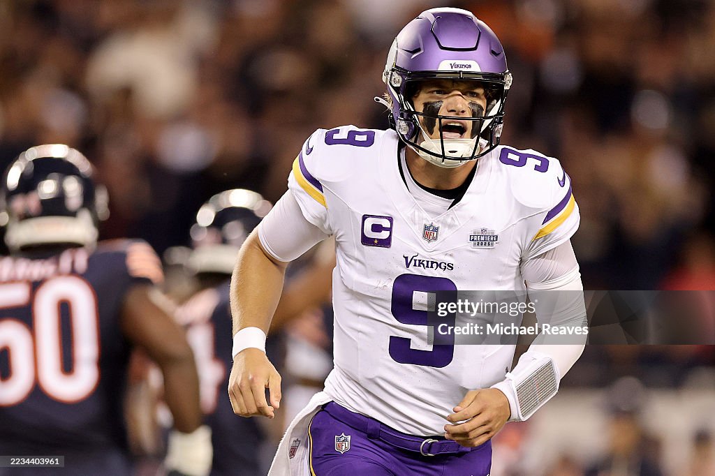 Minnesota Vikings v Chicago Bears