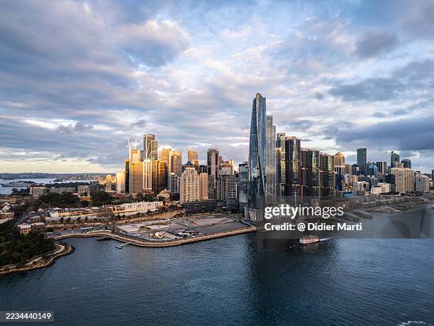 the last light on sydney skyline - sydney skyline stock pictures, royalty-free photos & images
