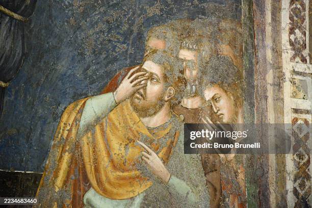 pietro cavallini - san domenico - napoli - martyrdom of saint andrew - detail - cristianismo imagens e fotografias de stock