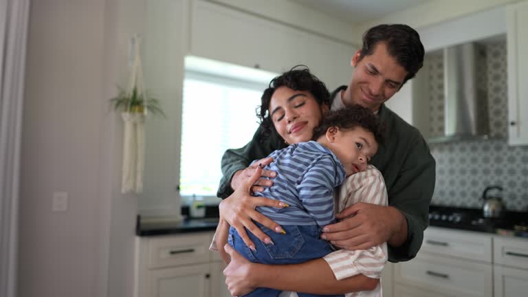 https://media.gettyimages.com/id/2234710349/video/parents-rock-the-baby-son-at-home.jpg?b=1&s=640x640&k=20&c=DMFQTg_qRR9joH77TO7p72vqefGLnPjylG7k6K4TDx0=