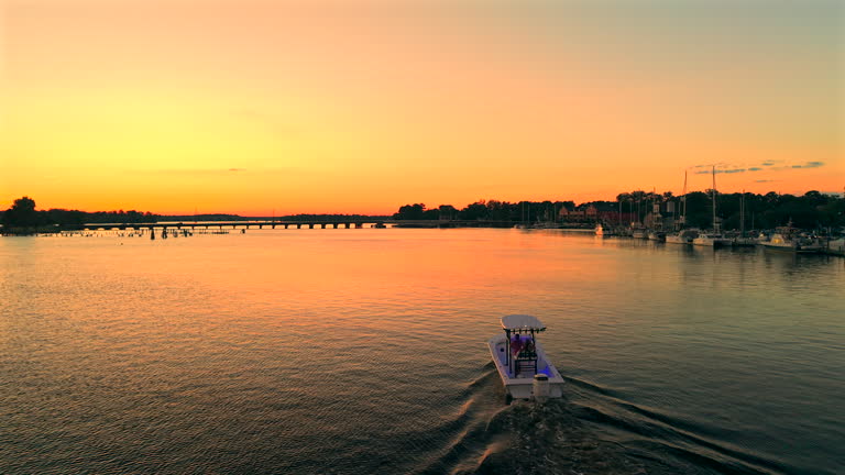 https://media.gettyimages.com/id/2234740779/video/boat-driving-little-washington-nc-golden-hour.jpg?b=1&s=640x640&k=20&c=2huwKcKI0uNxJi5otDXKw3_X-ttvPfwWtT7S9PxETcM=