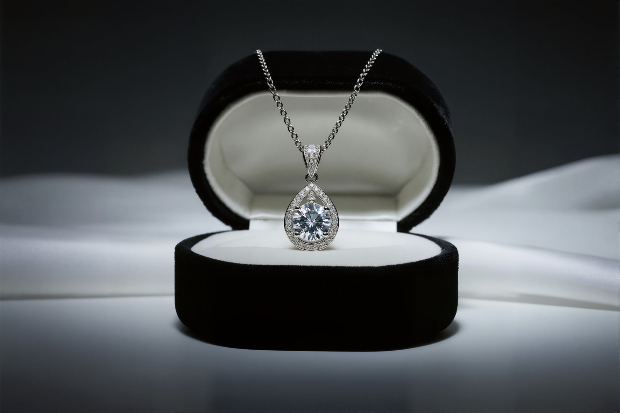 formal event jewelry