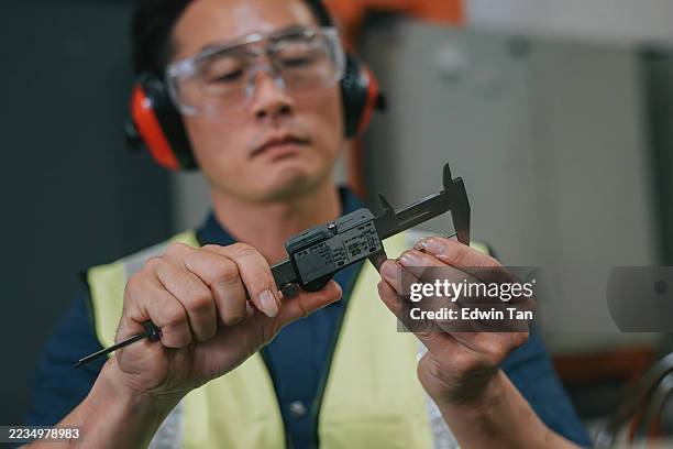 Worker Using Calipers 517 Vernier Caliper Measurement Stock Photos, High-Res Pictures, and ...