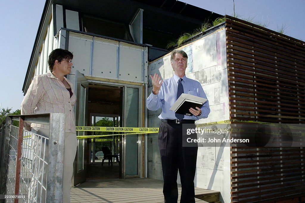 Dean Fritz Steiner Speaks At UT Solar House Ceremony