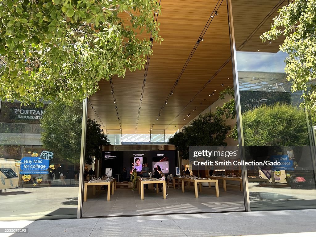 Apple Store Silicon Valley