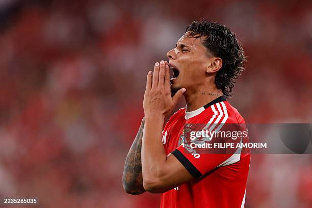 Richard Rrios 2,143 Richard Rios Photos & High Res Pictures - Getty Images