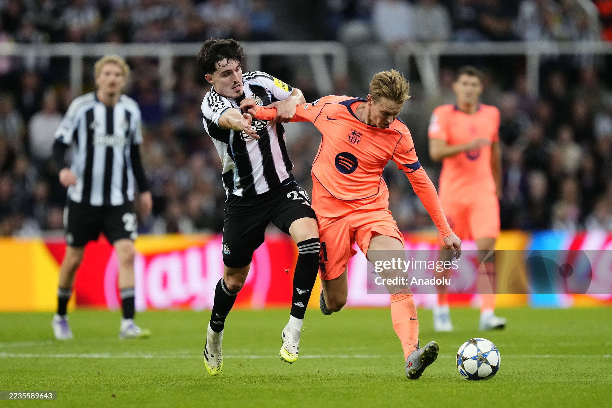 Frenkie de Jong makes a big impact right after returning for Barcelona