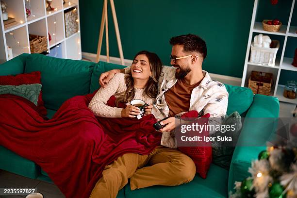 198 Bilder und Stockfotos zu Decke Kuscheln Tv