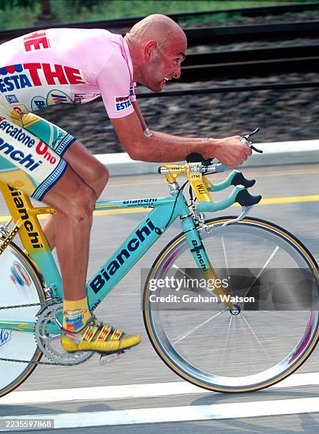Marco Pantani as race-leader on stage 21 of the 1998 Giro d'Italia from Mendrisio to Lugano.