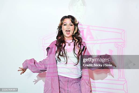 Lola Young x Aries Pop-Up Lola Young x Aries Pop-Up