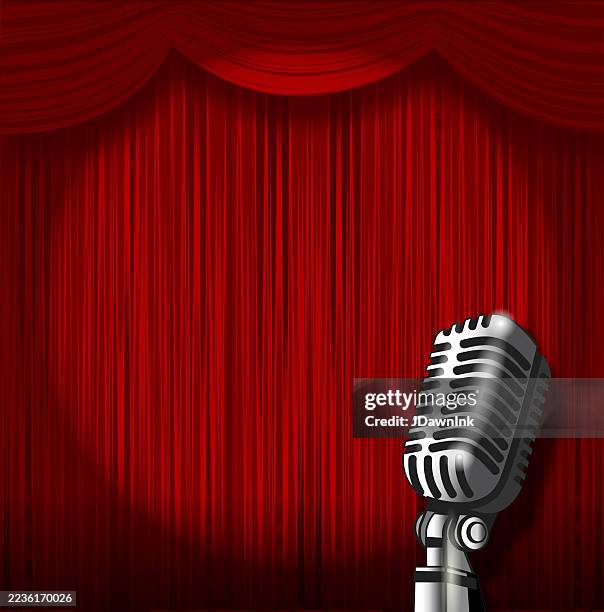 stockillustraties, clipart, cartoons en iconen met retro cardioid microphone with red stage curtain and spotlight for entertainment night restaurant, theatre, comedy club and bar nightlife - improvisatie