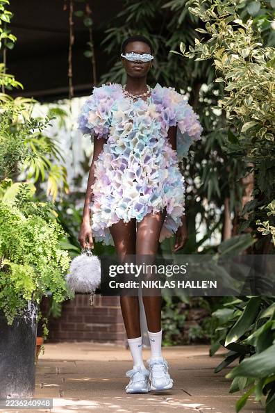 FASHION-BRITAIN-SUSAN FANG FASHION-BRITAIN-SUSAN FANG