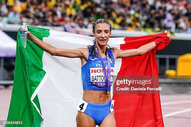 Nadia Battocletti of Italy celebrates her bronze medal after the 5000 Metres Women Final at day eight of the World Athletics Championships Tokyo 2025...