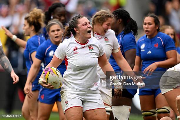 Amy Cokayne of England celebrates scoring her team's second try during the Women's Rugby World Cup 2025 Semi Final match between France and England...