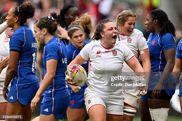 Amy Cokayne of England celebrates scoring her team's second try during the Women's Rugby World Cup 2025 Semi Final match between France and England...