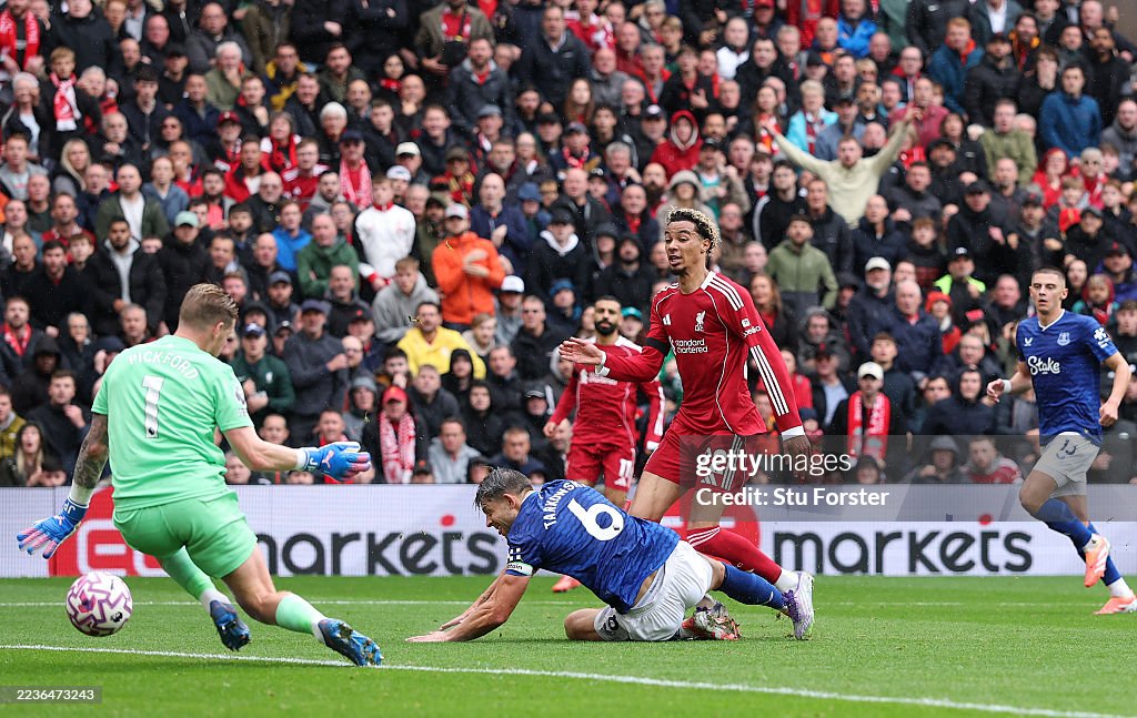 Hugo Ekitike of Liverpool shoots to score the second goal past