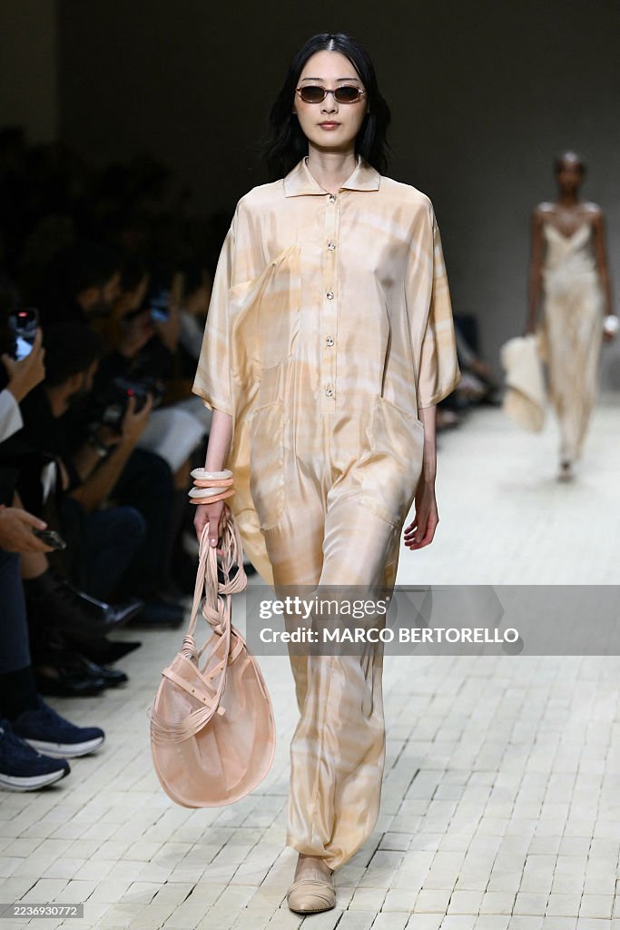 FASHION-ITALY-MILAN-WOMEN-EMPORIO ARMANI