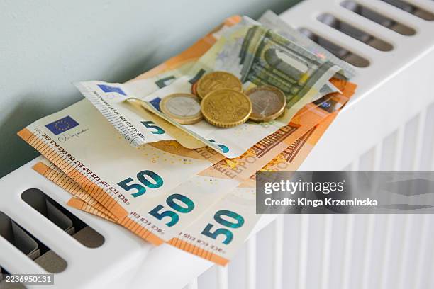 heating price increase - prislapp bildbanksfoton och bilder