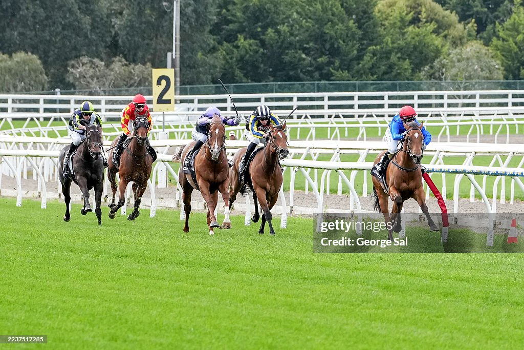 Modtech Australia Cavalry Girl ridden by Jade Smith wins the ModTech Handicap at... News ...
