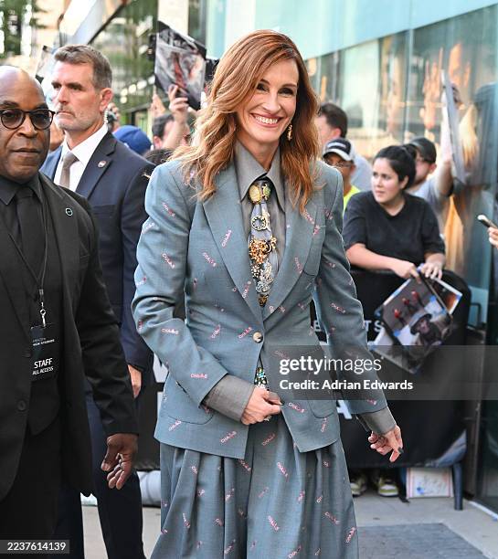 Julia Roberts arrives at the opening night screening of "After The Hunt" during New York Film Festival on September 26, 2025 in New York City.