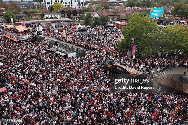General view of a large crowd of fans outside the stadium prior to the Women's Rugby World Cup 2025 Final match between Canada and England at Allianz...