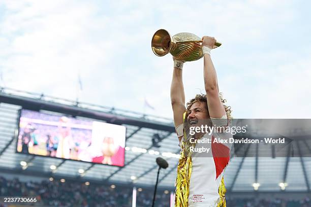 Ellie Kildunne of England celebrates with the trophy following victory in the Women's Rugby World Cup 2025 Final match between Canada and England at...