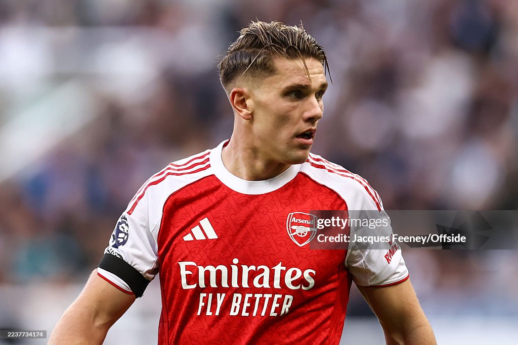 Newcastle United v Arsenal - Premier League