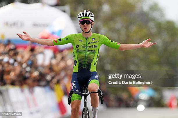 Gold medalist Tadej Pogacar and Team Slovenia celebrates winning during the 98th UCI Cycling World Championships Kigali 2025, Men Elite Road Race a...