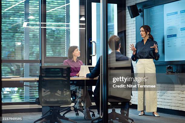 Deepa James 3,411 Data Analyst Stock Photos, High-Res Pictures, and Images - Getty ...