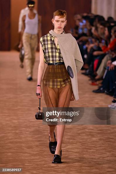 Acne Studios: Runway - Paris Fashion Week - Womenswear Spring/Summer 2026 Acne Studios: Runway - Paris Fashion Week - Womenswear Spring/Summer 2026