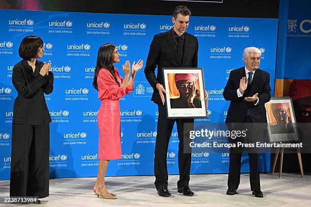 Queen Letizia presents the UNICEF Spain Transforma 2025 Award to the Gasol Foundation, on October 2 in Madrid, Spain. Queen Letizia presides over the...