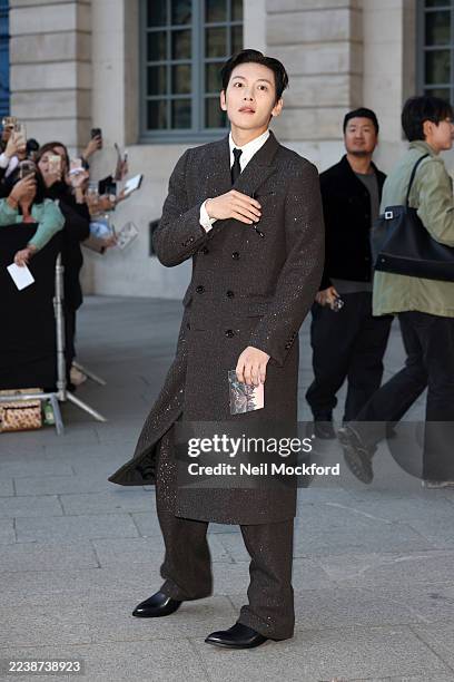 Ji Chang-wook arriving at Tom Ford during the Womenswear Spring Summer 2026 as part of Paris Fashion Week on October 01, 2025 in Paris, France.